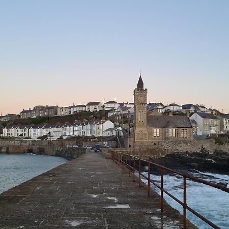 Sun trap Apartment Porthleven Bagian luar foto