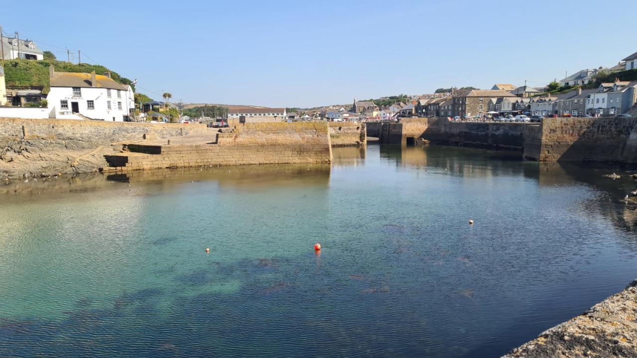 Sun trap Apartment Porthleven Bagian luar foto