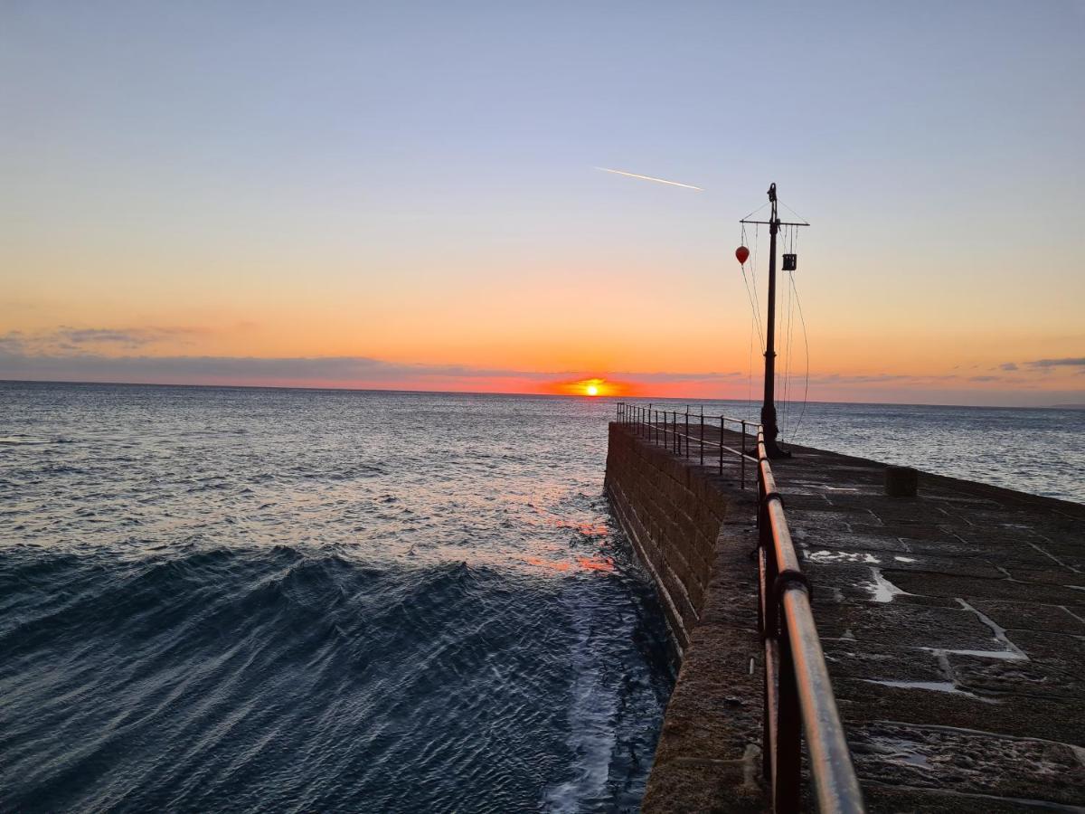 Sun trap Apartment Porthleven Bagian luar foto